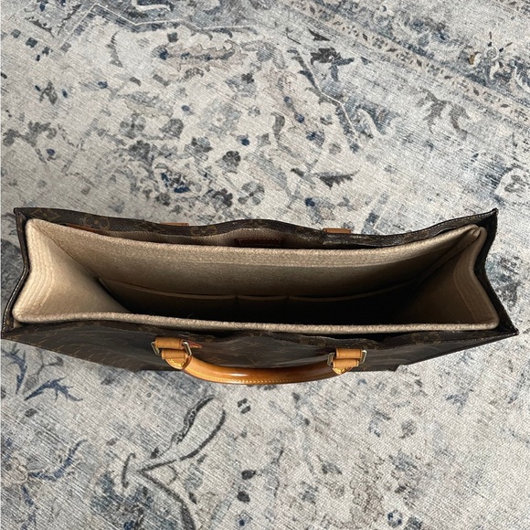 Louis Vuitton Monogram Sac Plat Large Tote
15x14.5x3.5 Authentic Vinta… - Picture 16 of 16